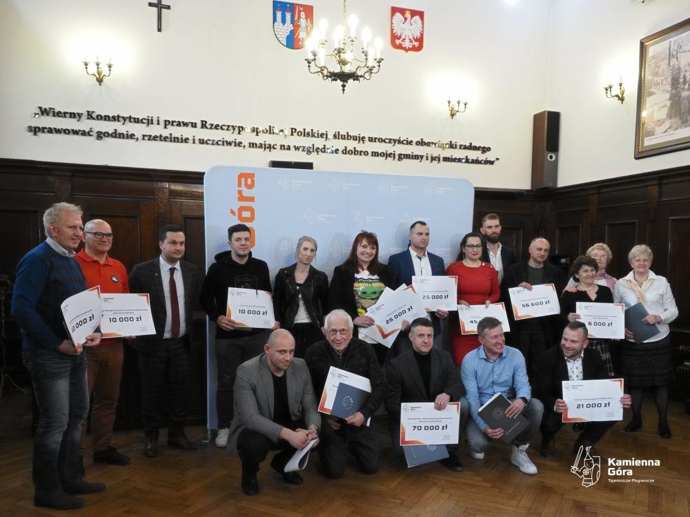 Prawie pół miliona złotych dotacji na działalność społeczną w Kamiennej Górze