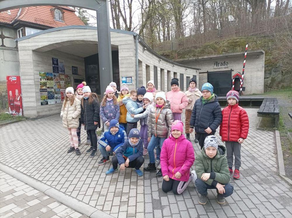 Poznali kamiennogórskie podziemia „Projekt Arado”