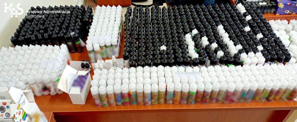 Nielegalne płyny do e-papierosów przejęte przez dolnośląską KAS