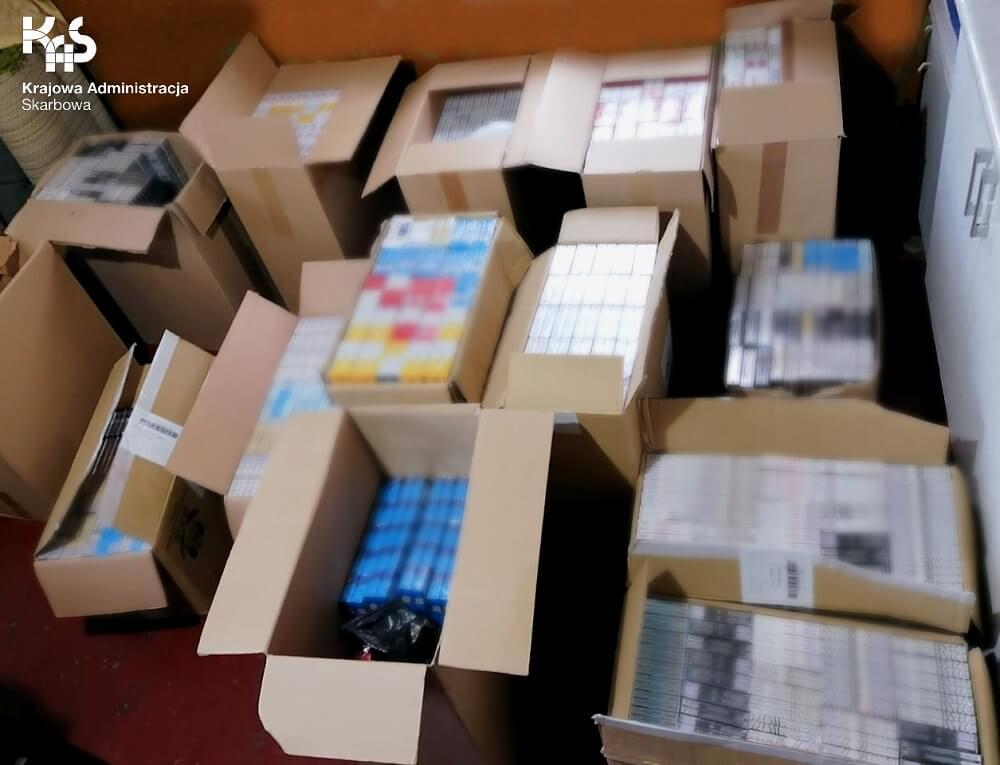 Sieniawka - 304 tys. sztuk papierosów bez znaków akcyzy