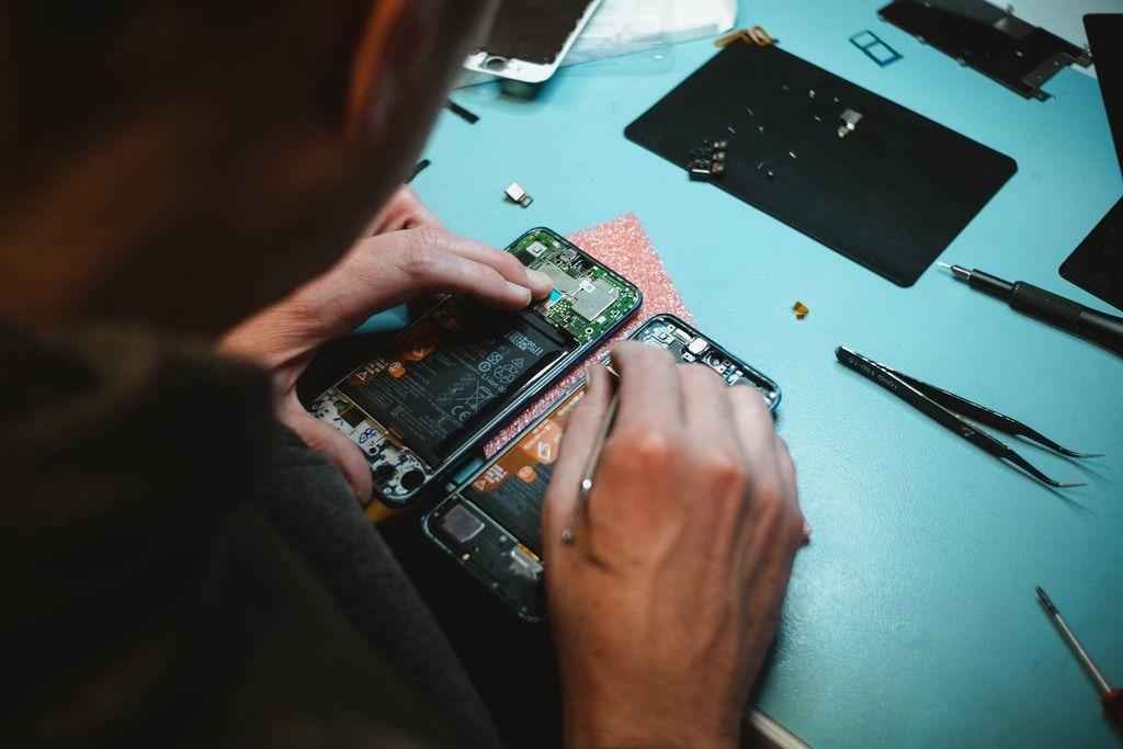 Czy opłaca się naprawiać sprzęt elektroniczny?