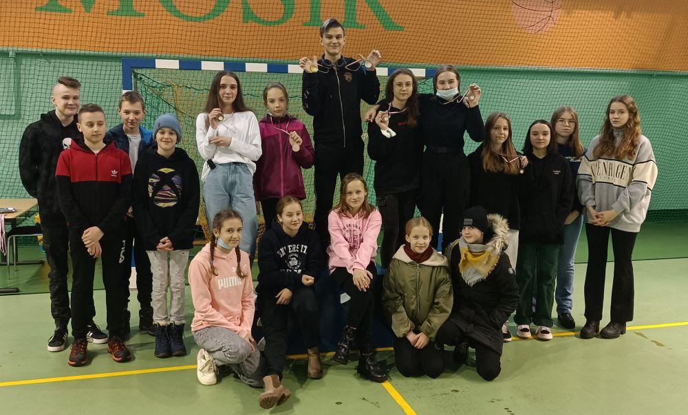 Medale pływaków z powiatu kamiennogórskiego