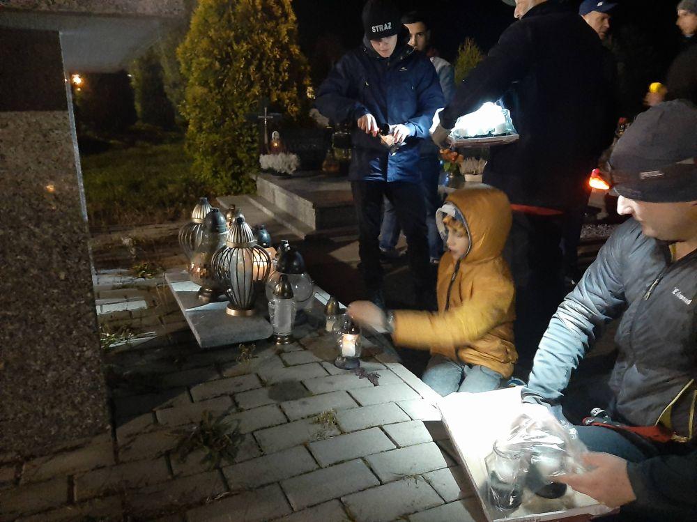 Oddali hołd strażakom, którzy odeszli na wieczną służbę