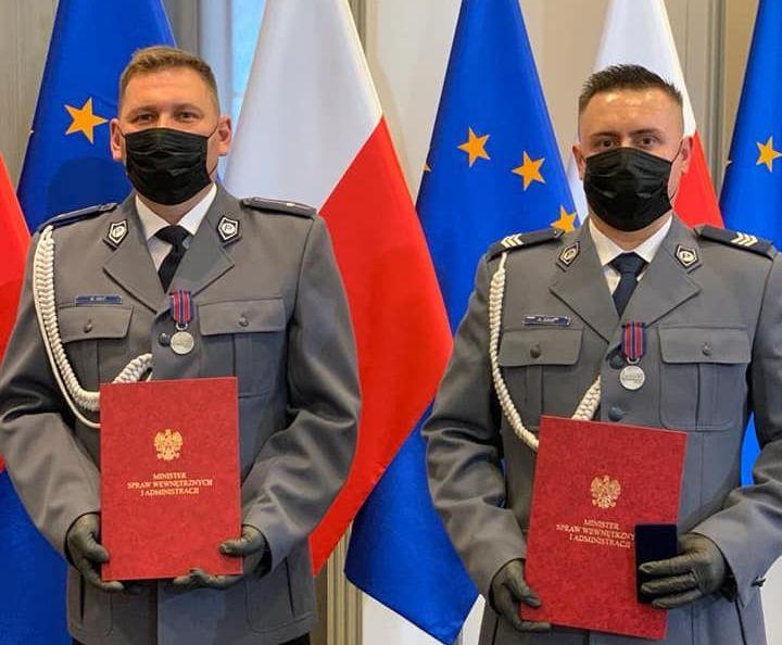 Dwóch wśród czterdziestu