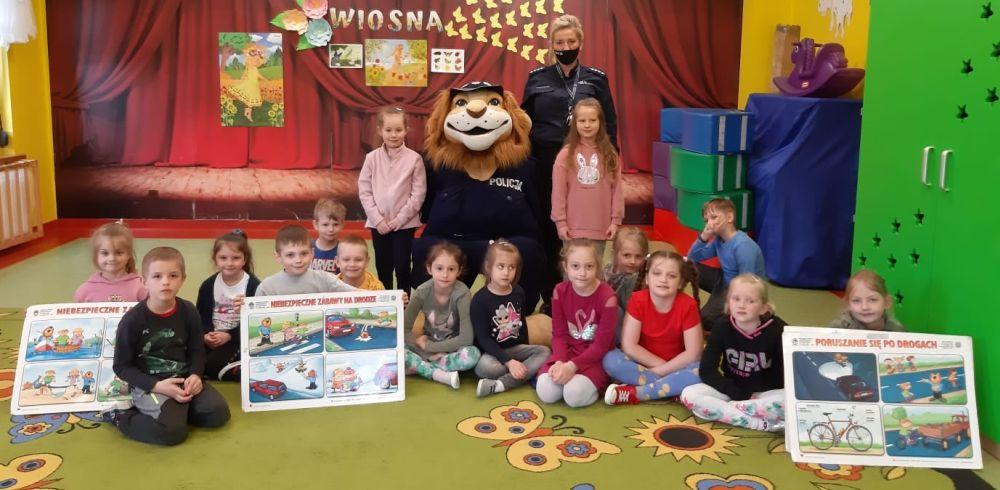 Policjanci odwiedzili przedszkolaków