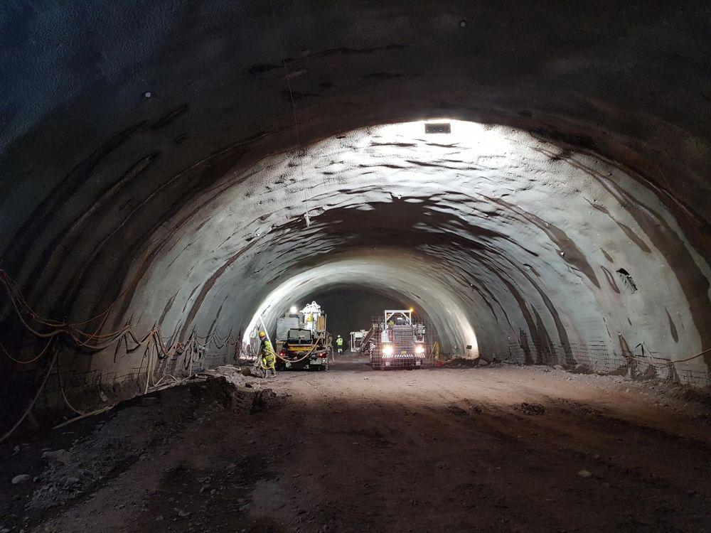 Prace w tunelu