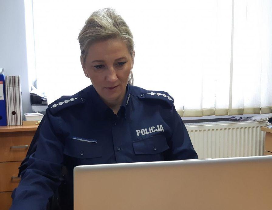 On-line z policją