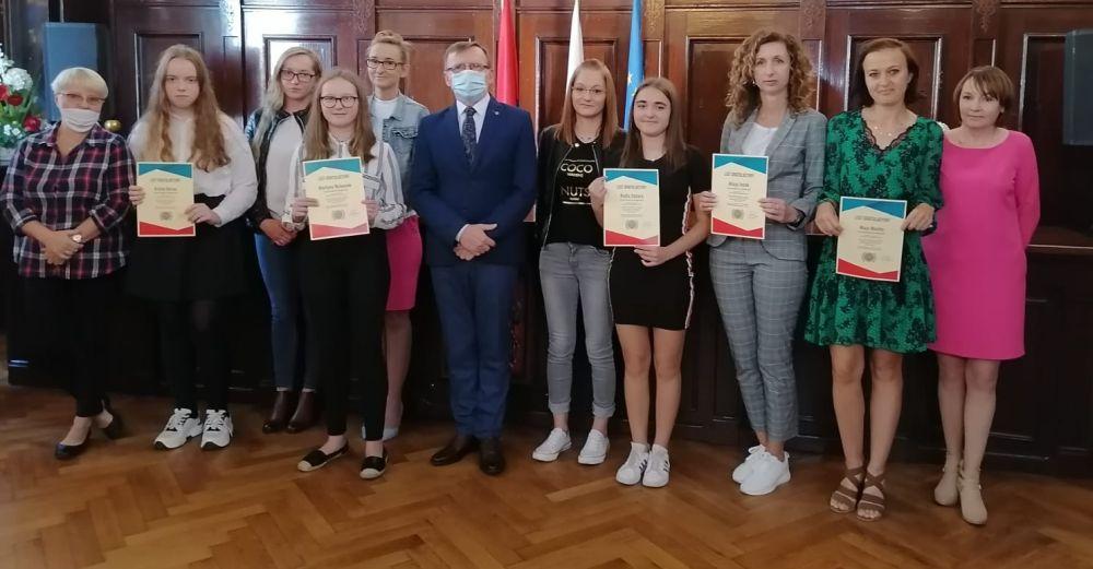 Stypendia burmistrza dla najlepszych uczniów