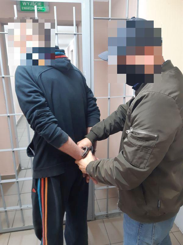 Usłyszał zarzut znęcania się nad konkubiną i synem