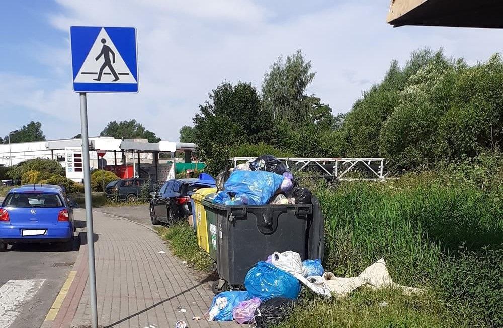 Rośnie trawa i śmieci - Twoja powiatowa