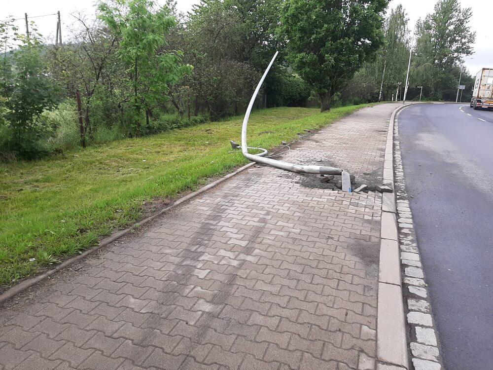 Zniszczona lampa