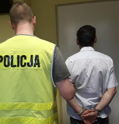 Obnażał się przy dzieciach