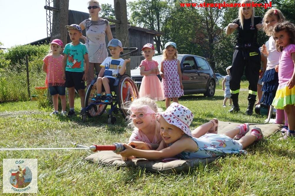 Przedszkolaki w remizie
