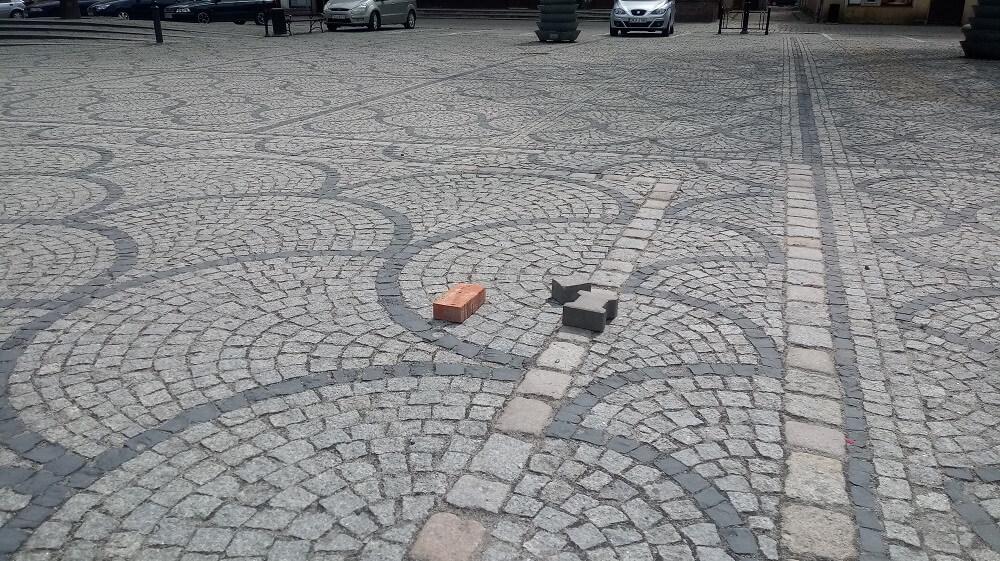 Śmieci razem, bruk już nie nasz