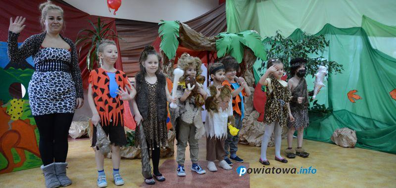 Jaskiniowcy w Chełmsku - galeria zdjęć