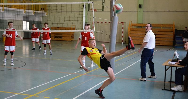 Postraszyli lidera