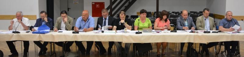Dwóch się wstrzymało
