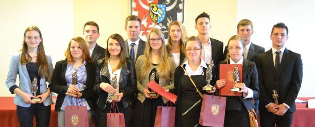 Primus Inter Pares 2015