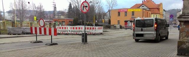 Po chodniku