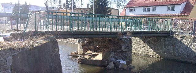 Kładka na Zadrnie do remontu