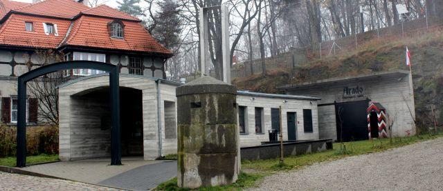 W podziemiach sztolni ARADO o II wojnie światowej