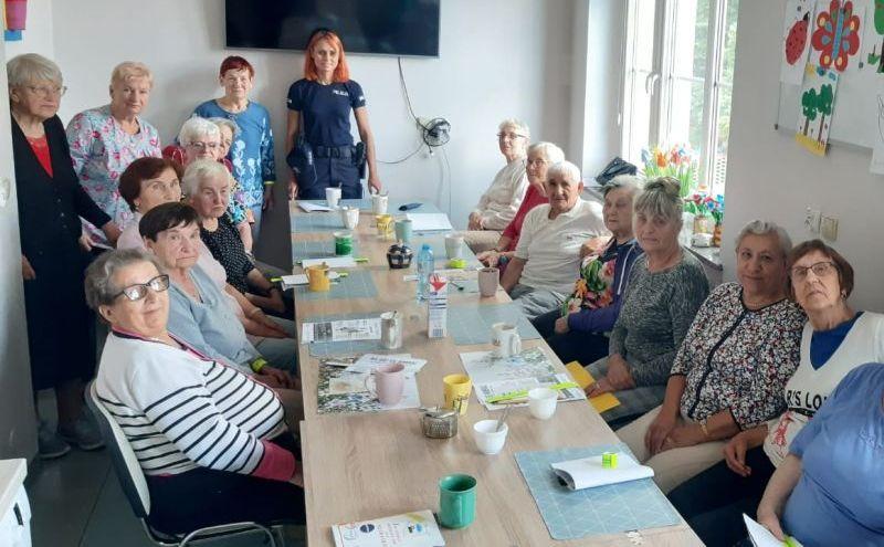 Policjantka u seniorów