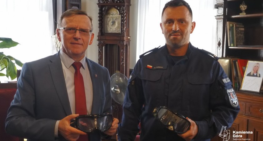Miasto Kamienna Góra wspiera kamiennogórską policję