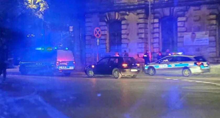 Uderzyła w radiowóz