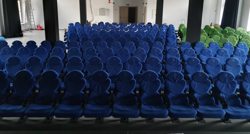 Centrum Kultury sprzedaje fotele