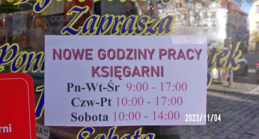 Atena z nowymi godzinami