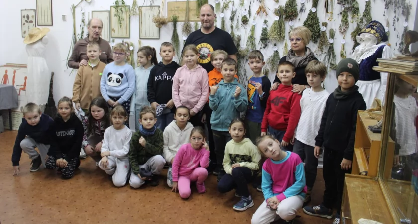 Kamiennogórscy drugoklasiści poznawali atrakcje Chełmska Śląskiego