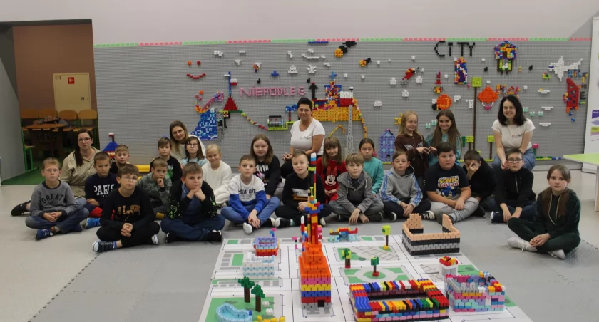 Trzecioklasiści bawili się nauką w Kids Tech i eksperymentowali nauką w SOWIE