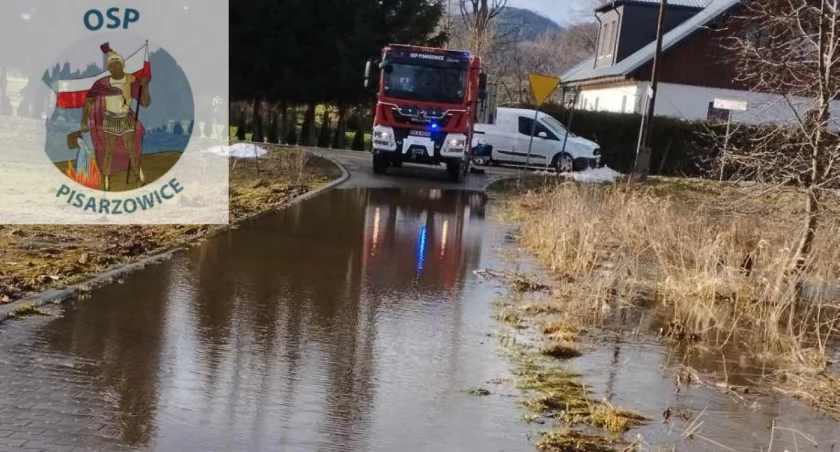 Lokalne podtopienia, zalane piwnice, powalone drzewa