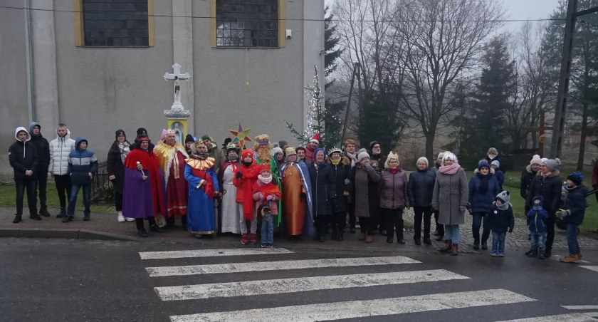 Orszak Trzech Króli w Przedwojowie - video