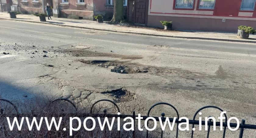Uwaga, dziura w centrum Kamiennej Góry