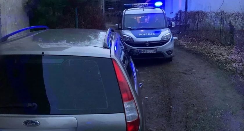 17-latek za kierownicą samochodu