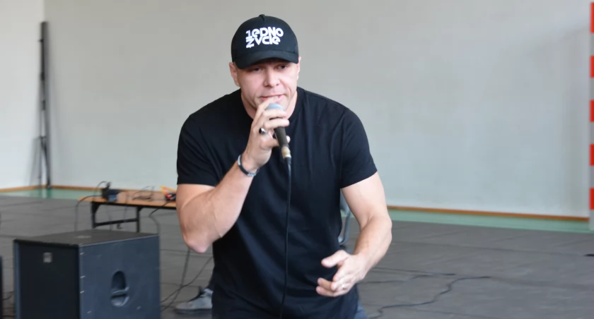 Koncert profilaktyczny w kamiennogórskiej szkole