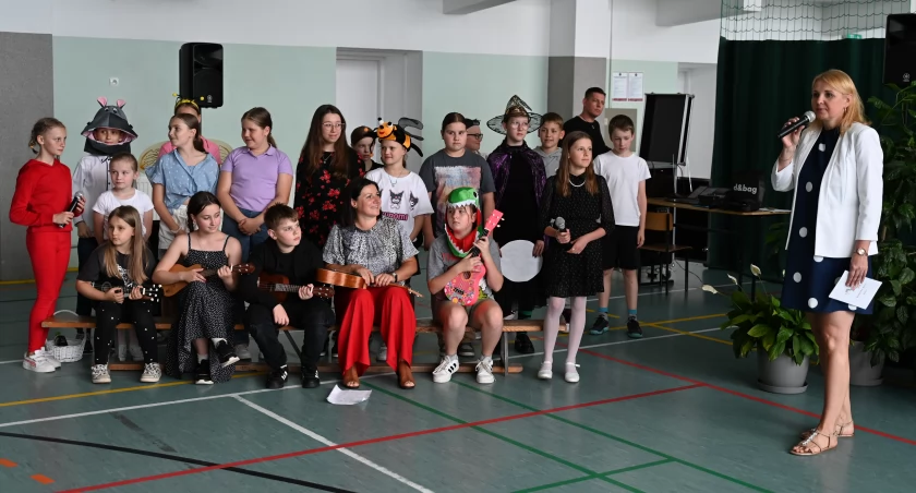 Bajkowe hity w kamiennogórskiej szkole