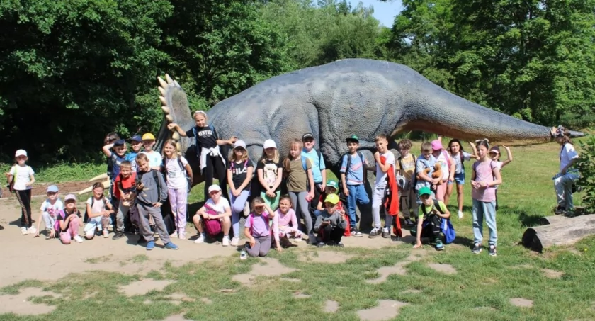 Przyrodniczy spacer szlakami zwierząt i pomników przyrody ZOO w Lubinie.  