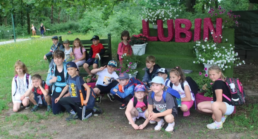 Młodzi Tropiciele Przyrody poznali ZOO i Park Linowy w Lubinie.