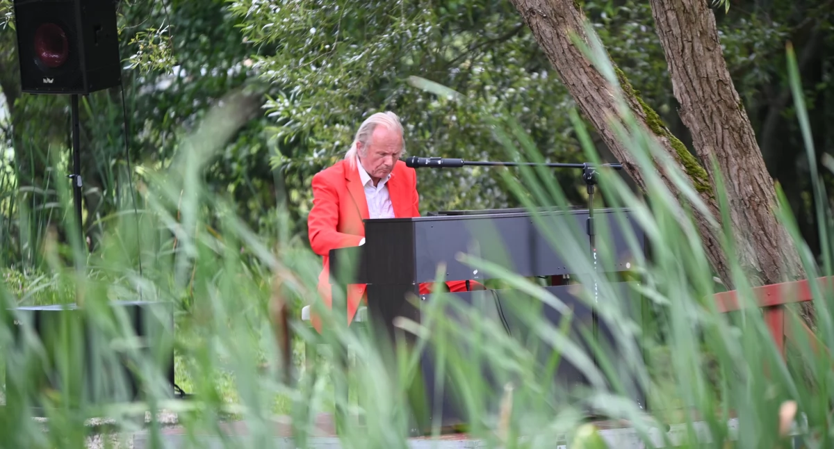 Chopin w krzeszowskim parku