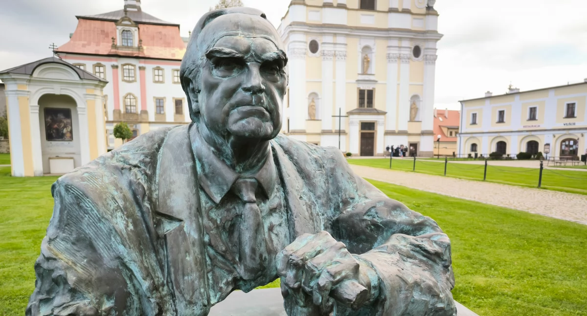 Wystawa rzeźb w Krzeszowie