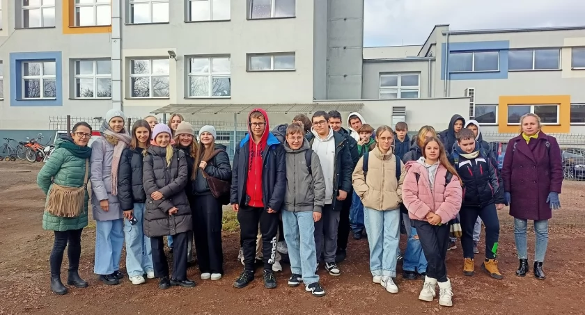 Kamiennogórscy siódmoklasiści poznali atrakcje Chełmska Śląskiego. 