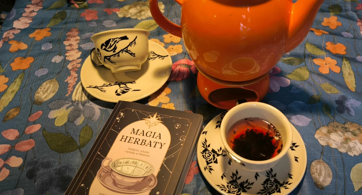Magiczna herbata – książka nie tylko o naparach
