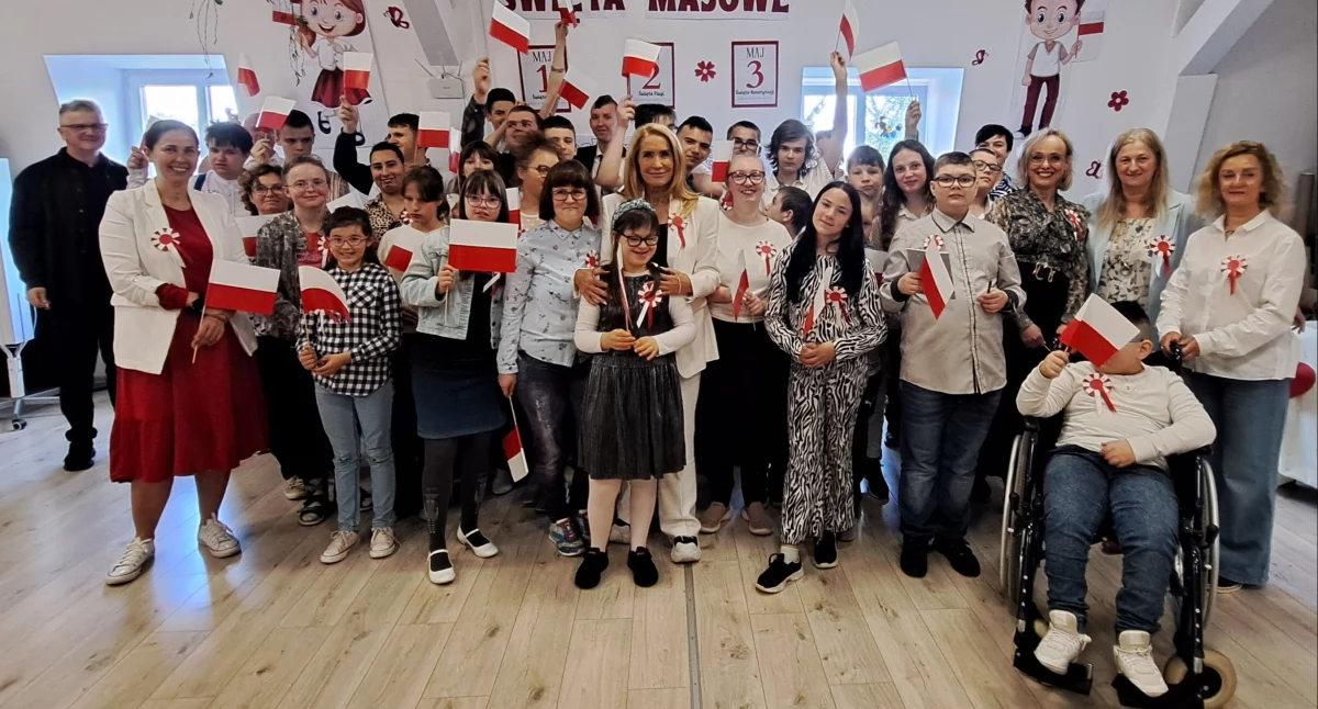 Obchody Świąt Majowych w Zespole Szkół Specjalnych w Kamiennej Górze