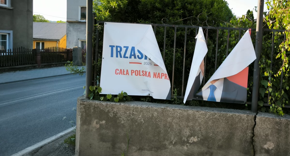 Znowu zniszczony baner