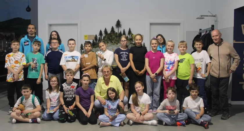 Pełen atrakcji pobyt w modelarni jeleniogórskiego Kolejkowa. 