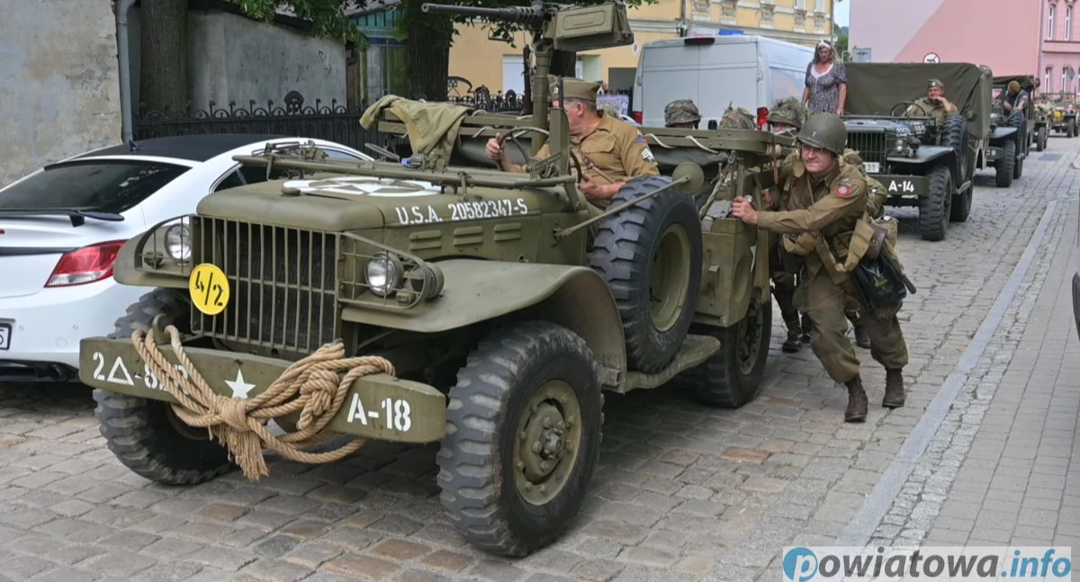 Spotkanie z historią II wojny światowej na rynku w Lubawce