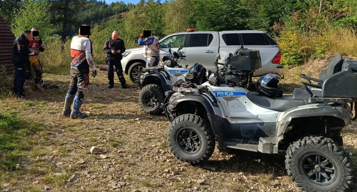 Policjanci i strażnicy leśni patrolowali lasy wokół Lubawki
