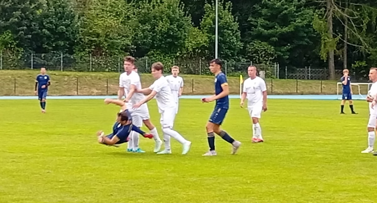 Pierwsze w tym sezonie derby gminy Lubawka - trzy czerwone kartki